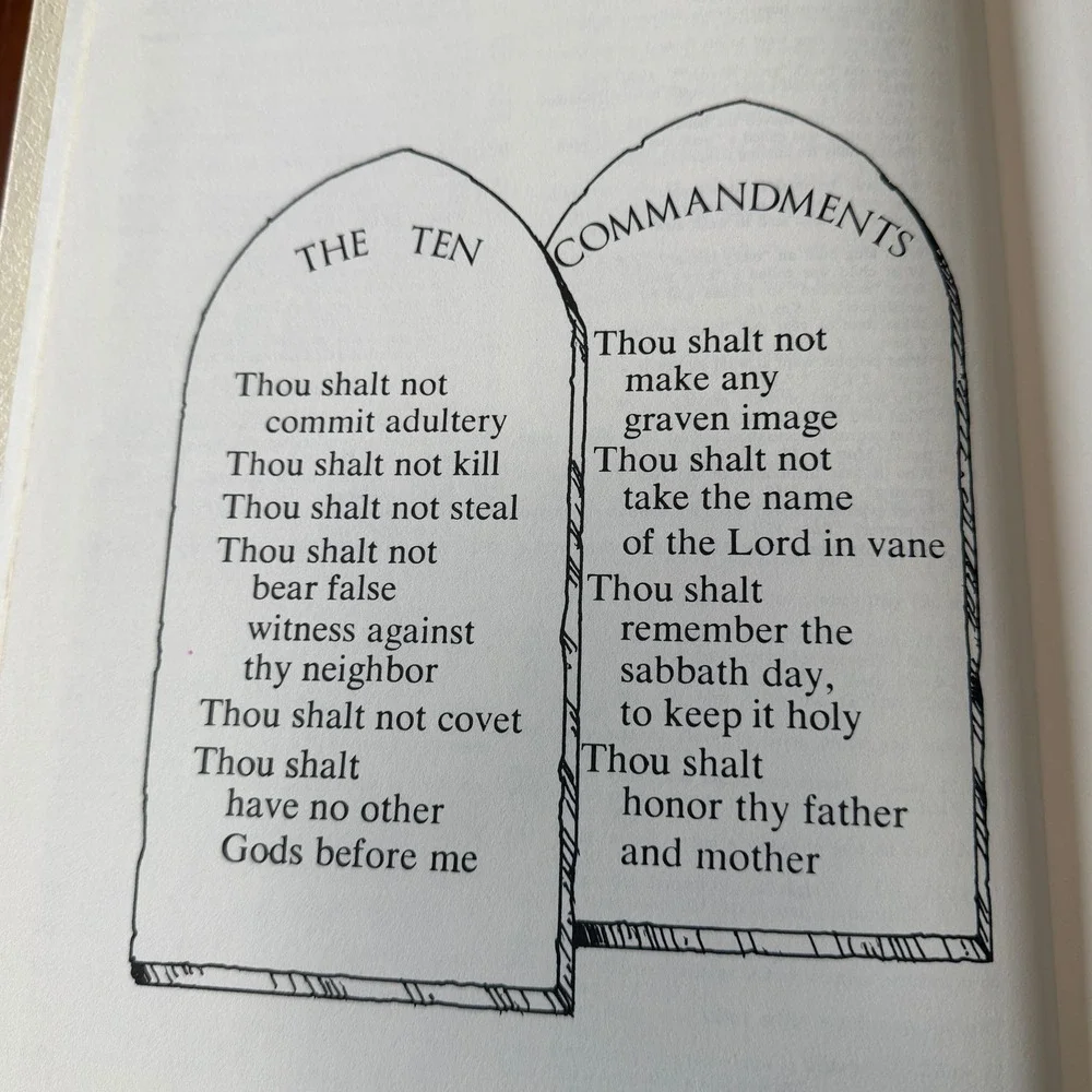 Lamplight Publishing Holy Bible KJV Family Altar Edition White Gold Gilt Vintage